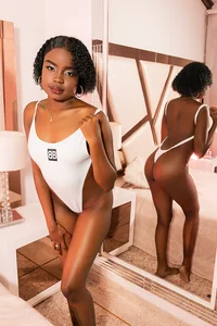 CharleneSmith Public зображення 4