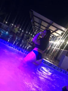 zara_nyx_ Public Foto 7