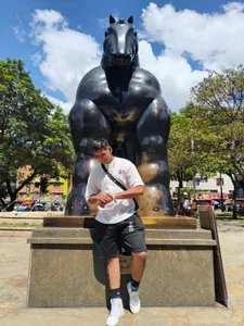 Hiroshi_Shen I'M SHOWING YOU MEDELLIN, COLOMBIA😍💥🌹 Hình 2