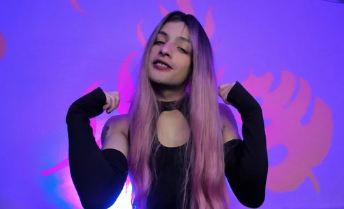 LukaCastilloのI'm your cute little girlの 2枚の写真