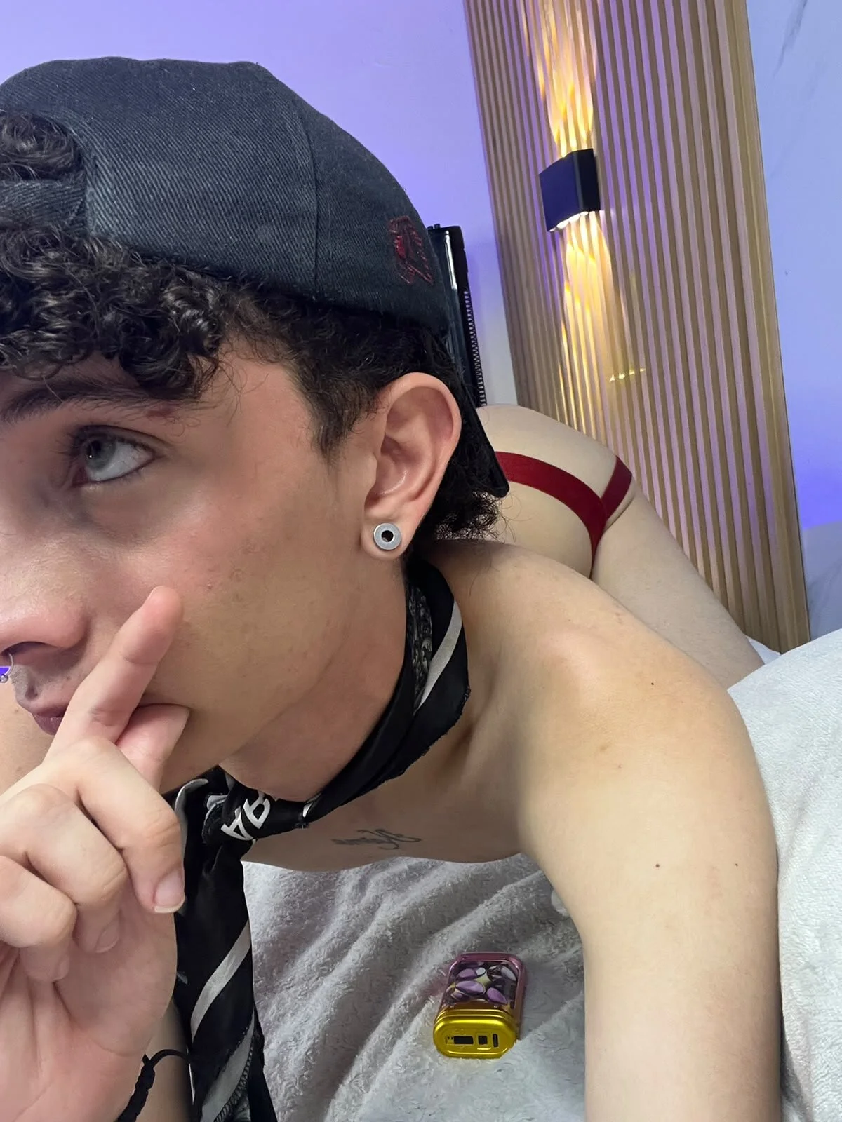 im_ethan_ 님의 트렌드 중인 사진  3355개