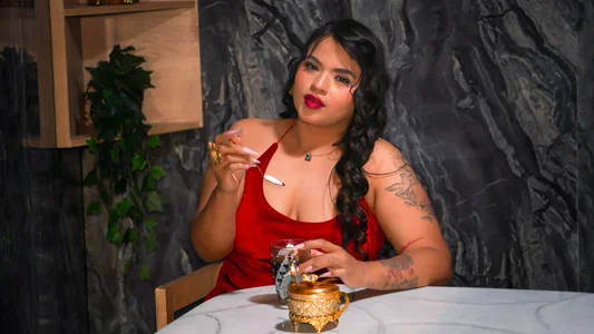 Karina_Andradeのthe girl in redの枚の写真