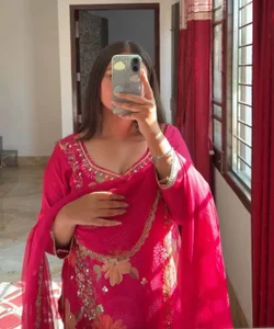 Cutie 🥰🥰 de Beautiful_Simran Foto 7