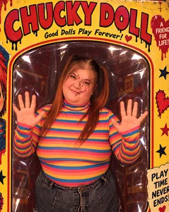 Mia_Ray Chucky came over to play 🎃 Pic 2