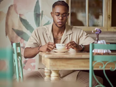 AdonisKnight kullanıcısının At coffe shop albümü -  5 fotoğraf