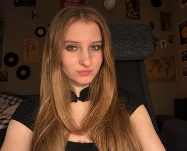 EllyCerry A Little Closer Pic