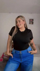 busty_ass_girl Public Pic