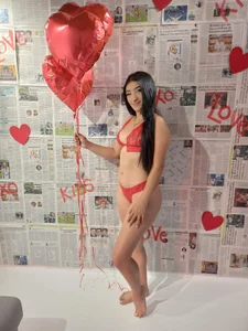 love and friendship de gala_ross_  4 photos