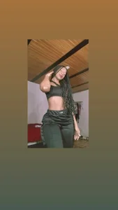 AnnaHott- Public Foto