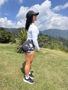 kitty_kayo Dalir day to walk Pic 3