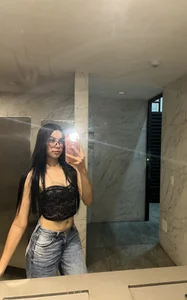 Lesly_Cute_ Public Foto 4