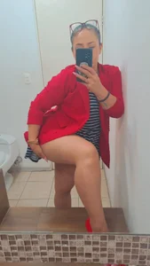 LICMILF Public Pic 4