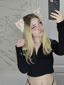 ElswythCovil Naughty kitten Hình 5