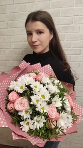 ShellyAbel Public Pic 3