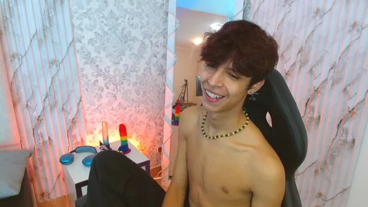 ME ONLINE 💚 de OLIIVER_TAY  4 Imagens