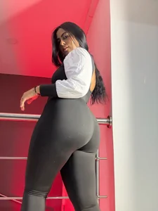 Mia_cm Do you want to ask me out? Foto 7