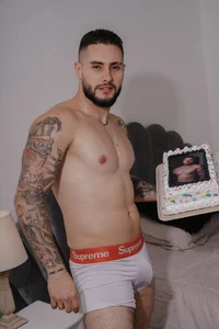 dominic_de_luca MY HOT BIRTHDAY!! 🎂🔥 Foto 2