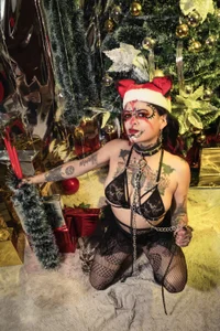 MorganaCrowley Christmas Photoshoot Pic