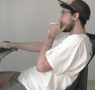 mateoconde00 Hey  2টি ছবি