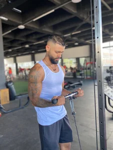 MagnusWar in the gym Pic 7