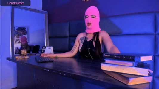 Sarah_Mistress_ UR MASKED BOSS Pic