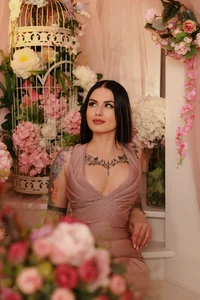 Me and flowers💐💐💐 od AmberDismond  6 snímek