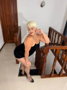 Lucy_Milf_68 sensual Pic 6