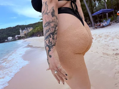 Zdjęcia AnnaRichmond Do you want me to keep you company on a deserted island?😎😏:  8