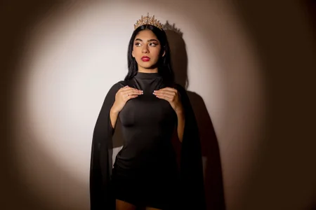 _kyraa_ Today I don't blow out candles... I light wishes 🔥🎉 slika