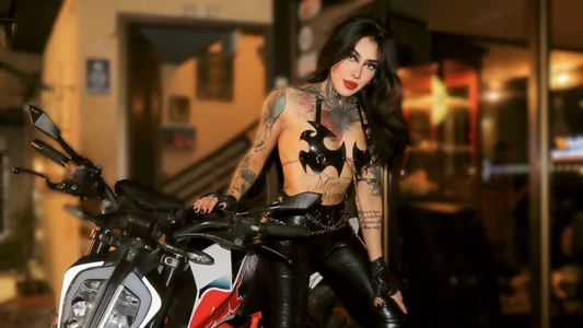 Zdjęcia Alexa_Fetish999 Night rolling: 