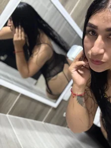 Hanna__Bloom1 Public Pic 3