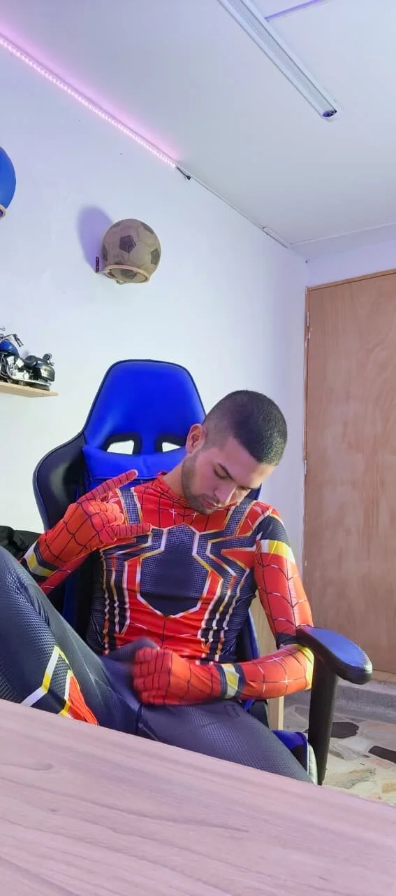 Ian_Valenti 님의 트렌드 중인 사진  3899개