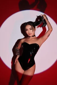 GigiLee_ Femme Fatale 🖤 Foto 2