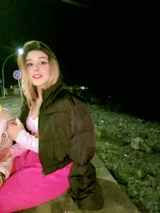 LeylaRosse Public รูป  7