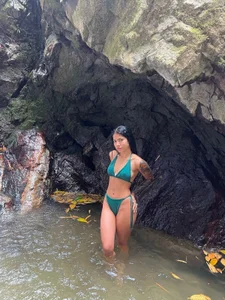 were-Naughty Waterfall Immagine  4