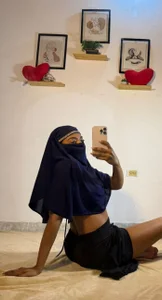 julieta_glow Public slika