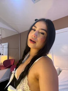 🤍 de Catalina-Collins  5 Imagens