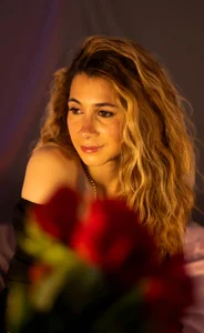 Can't Look Away 🥰 de SharaRoades  4 Imagens