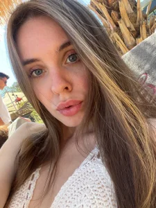 alicemodel Public รูป  7