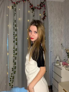 NellieEinspahr Accidentally got into the frame Pic 9