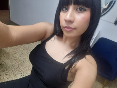 JadeVale I want you to follow me and watch me 💕 Foto 2