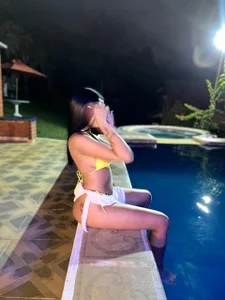tifanymonroe night pool💛 Pic 3