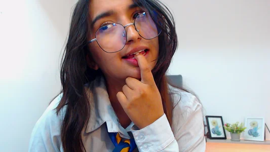 Hindu Girl de _Orquidea_  2 photos