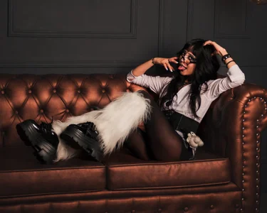 KiomyVamp Dark Sofa Pic