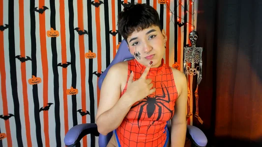 emma_cute7halloween 🧡🕸️ Bild