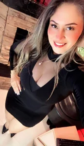 NaomyRivera Public  6টি ছবি