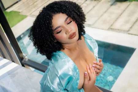 MalaikaBrown Days in green Satin صورة واحدة|MalaikaBrown Days in green Satin صورتان|MalaikaBrown Days in green Satin  6 صور|MalaikaBrown Days in green Satin  6 صورة