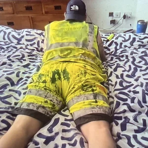 Facedown in highway maintenance gear to tease you all what you cant have ;) de BUILDER4YOU Foto 2