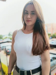 TherezaLarsonのJeans, my balcony #latina #natural #sexyの枚の写真