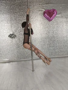 Zlata666: Pole vibes ( 3 фото)